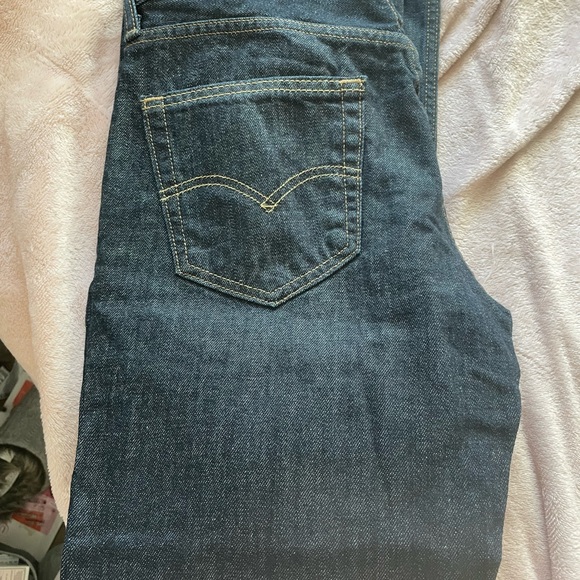 Band New Levi’s Jeans - Picture 6 of 6